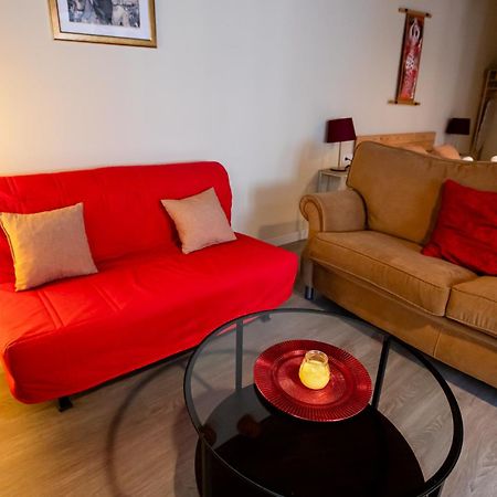 Apartamentos Dona Concha Севиля Екстериор снимка