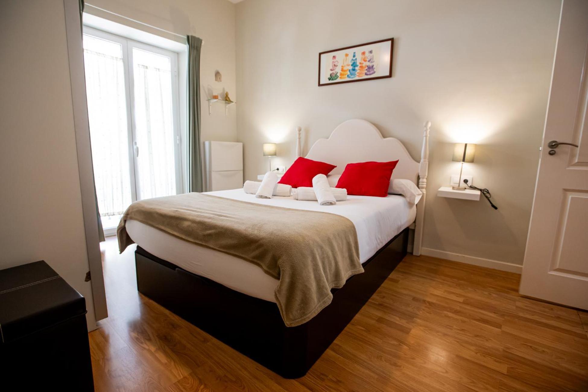 Apartamentos Dona Concha Севиля Екстериор снимка