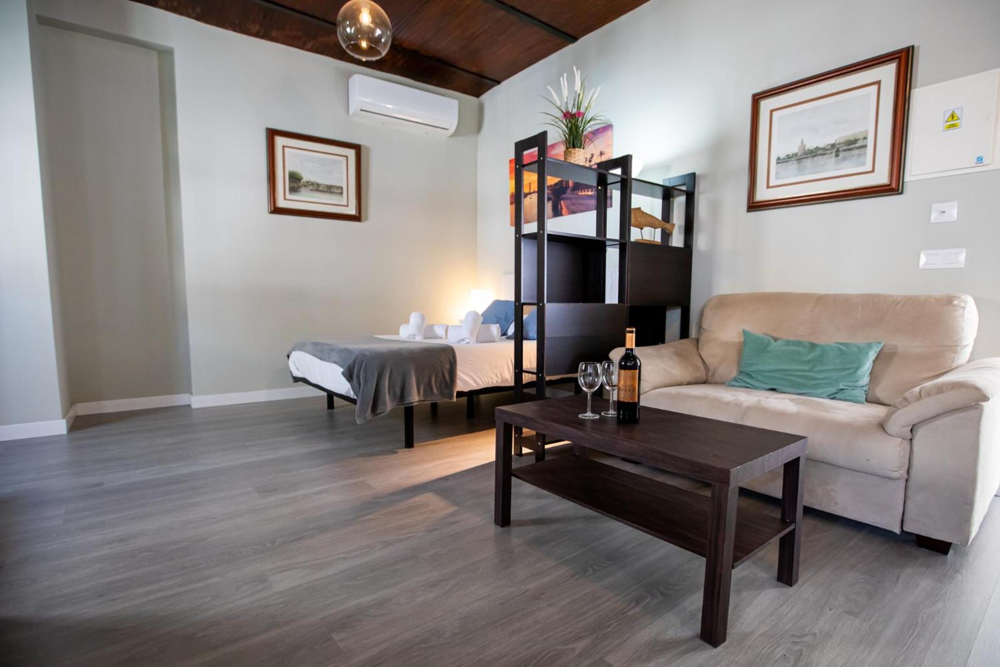 Apartamentos Dona Concha Севиля Екстериор снимка